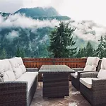 Mountain View House - Panoramic!